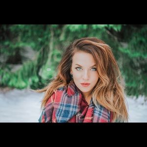 Meet your Posher, Cheleana